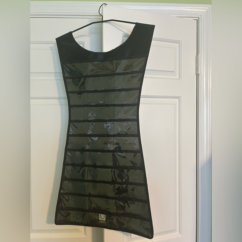 Jewelry storage hanger